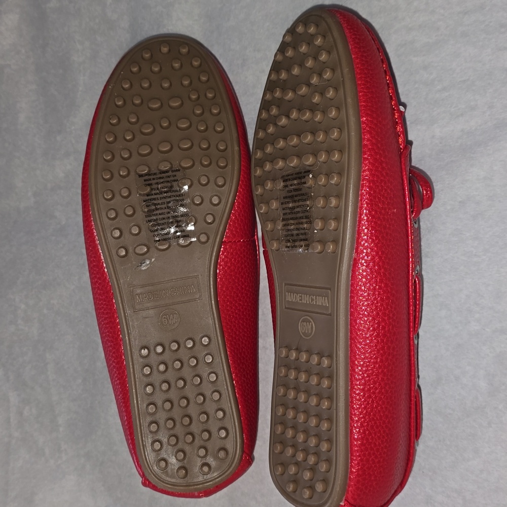 New Cushion Walk by Avon Red Moccasins size 6W. Super Comfy, Super Cute! - Picture 6 of 8